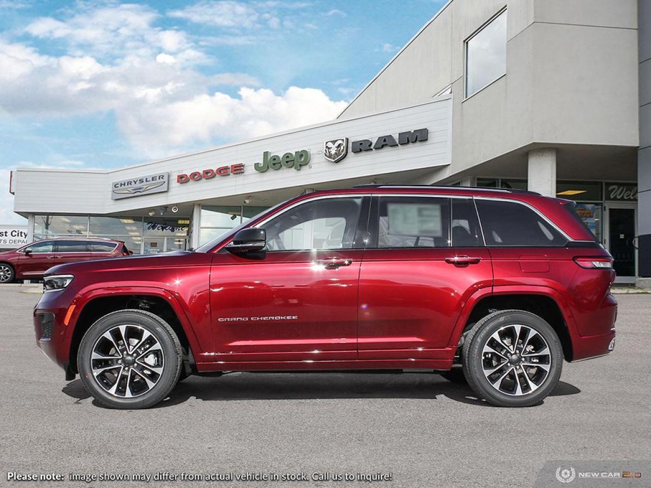 2023 Jeep Grand Cherokee Overland Photo2