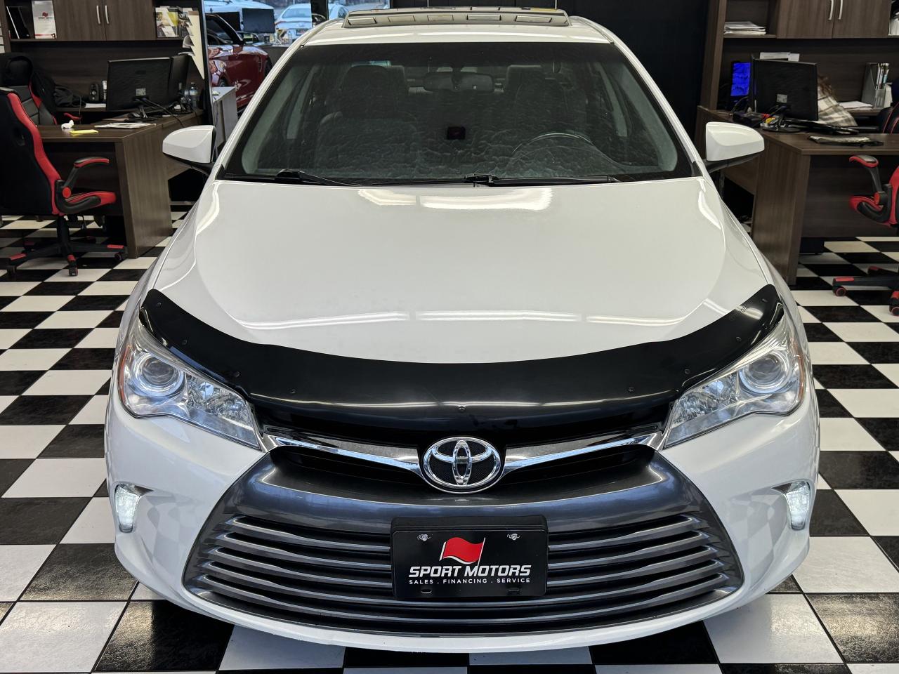 2016 Toyota Camry XLE+Heated Leather+Sunroof+GPS+Camera+Blind Spot - Photo #6