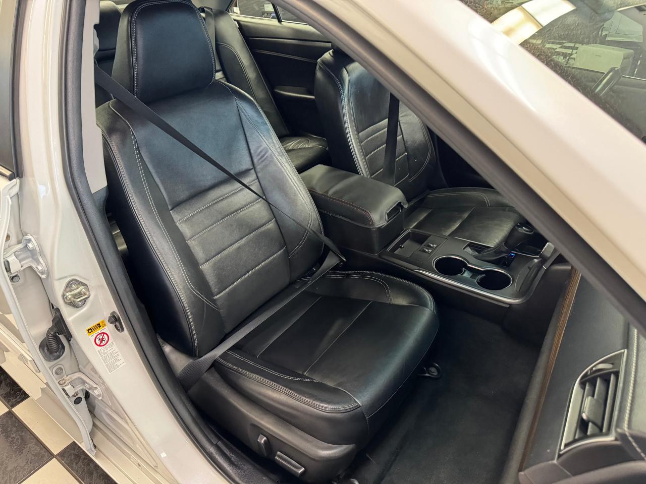 2016 Toyota Camry XLE+Heated Leather+Sunroof+GPS+Camera+Blind Spot - Photo #20