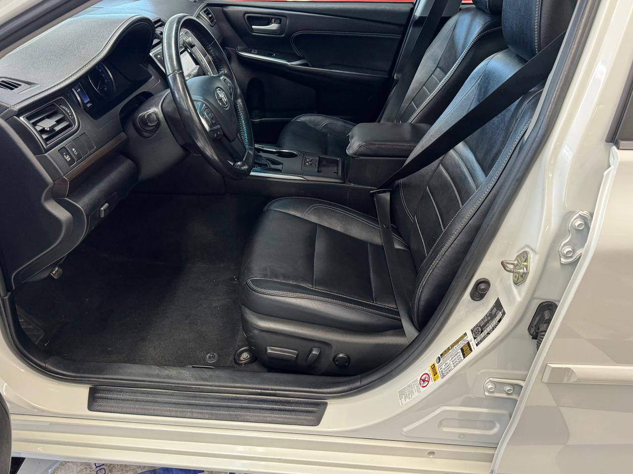 2016 Toyota Camry XLE+Heated Leather+Sunroof+GPS+Camera+Blind Spot Photo74