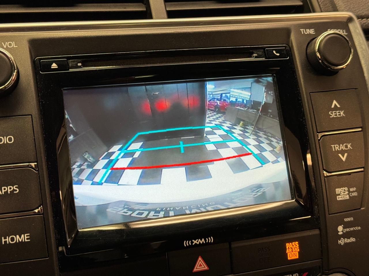2016 Toyota Camry XLE+Heated Leather+Sunroof+GPS+Camera+Blind Spot - Photo #29