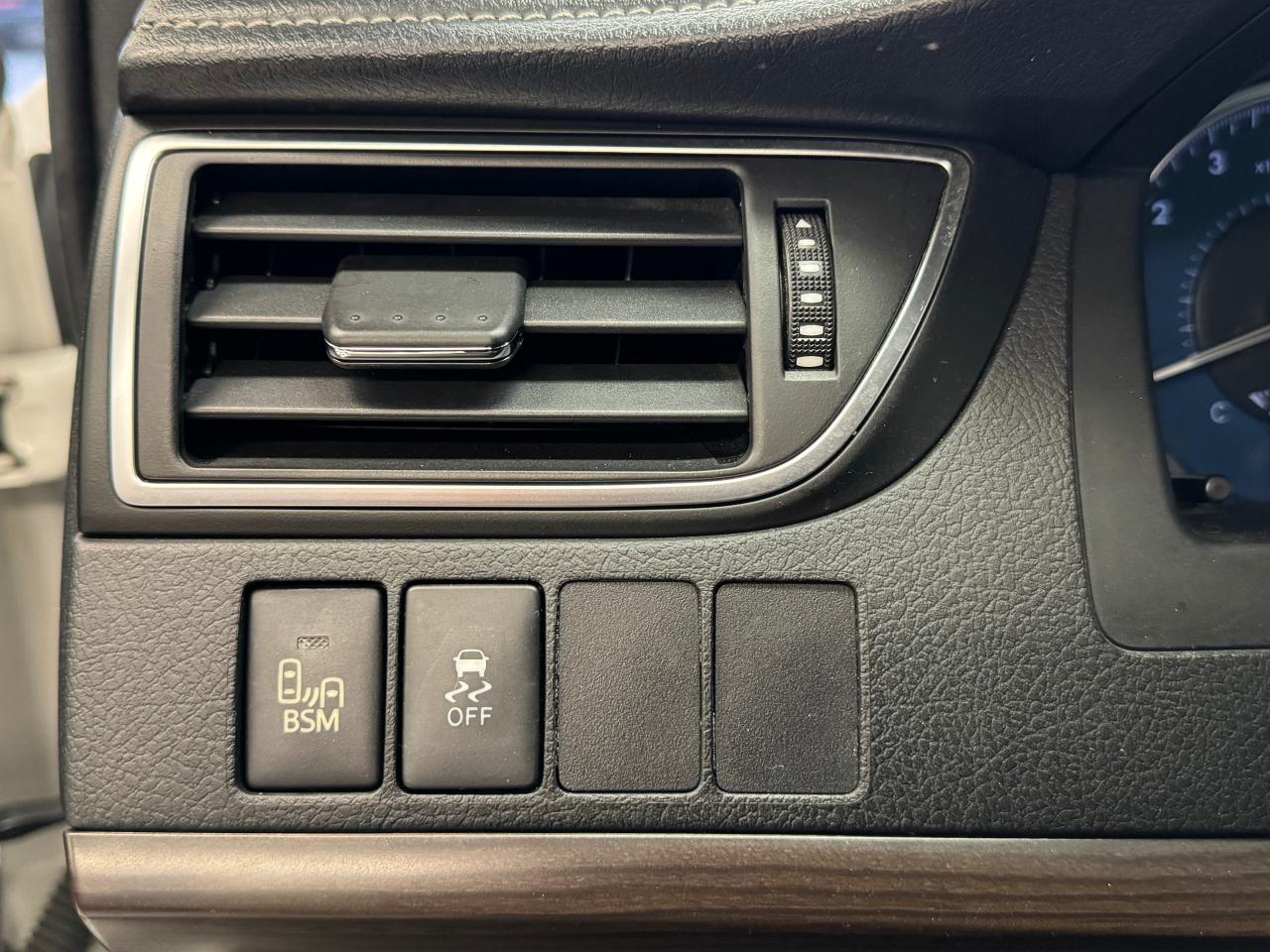 2016 Toyota Camry XLE+Heated Leather+Sunroof+GPS+Camera+Blind Spot - Photo #44