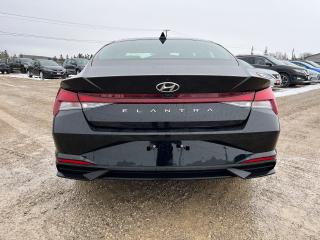 2022 Hyundai Elantra Essential - Photo #5