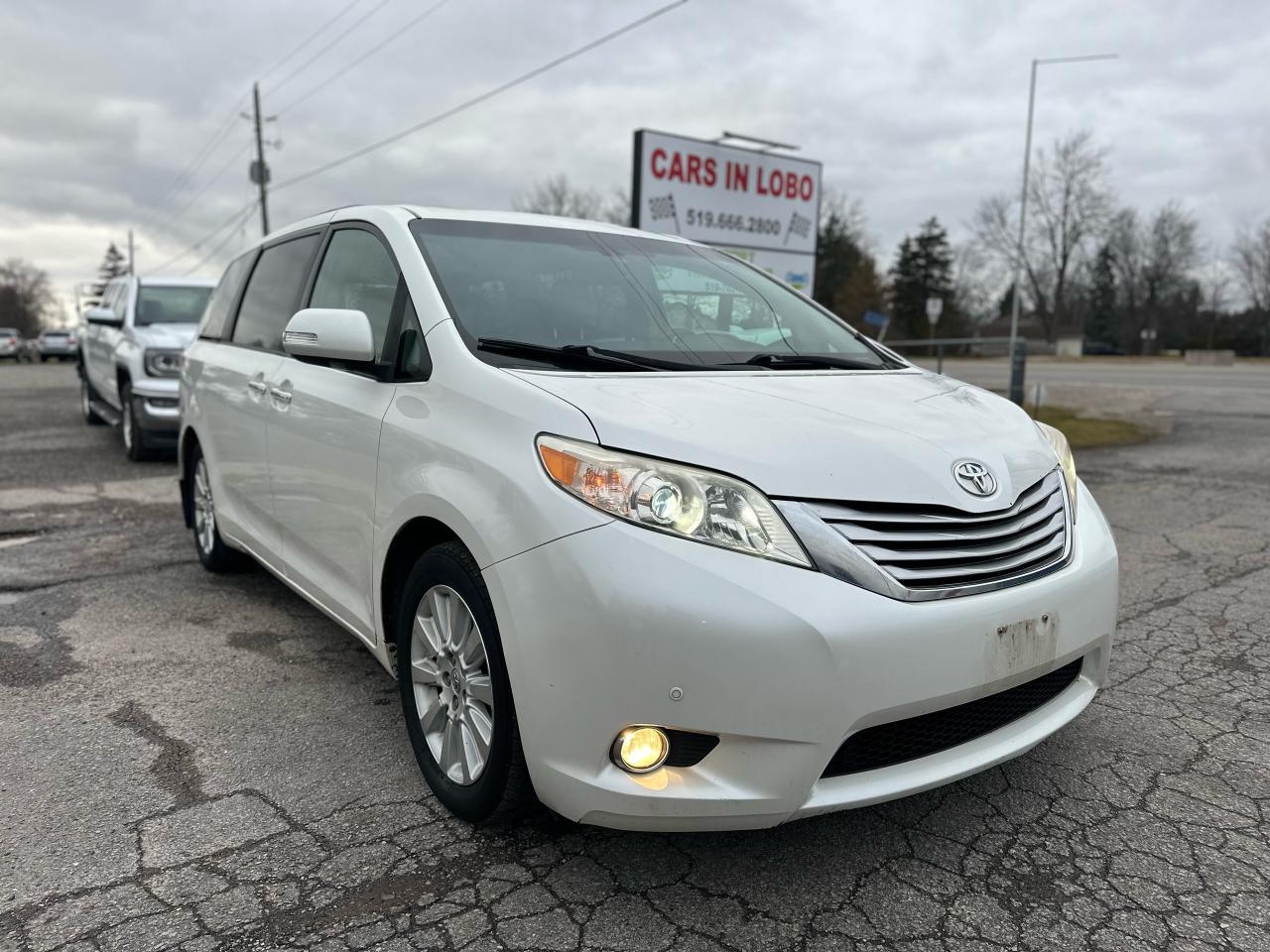Used 2014 Toyota Sienna XLE 7-Pass FWD for sale in Komoka, ON