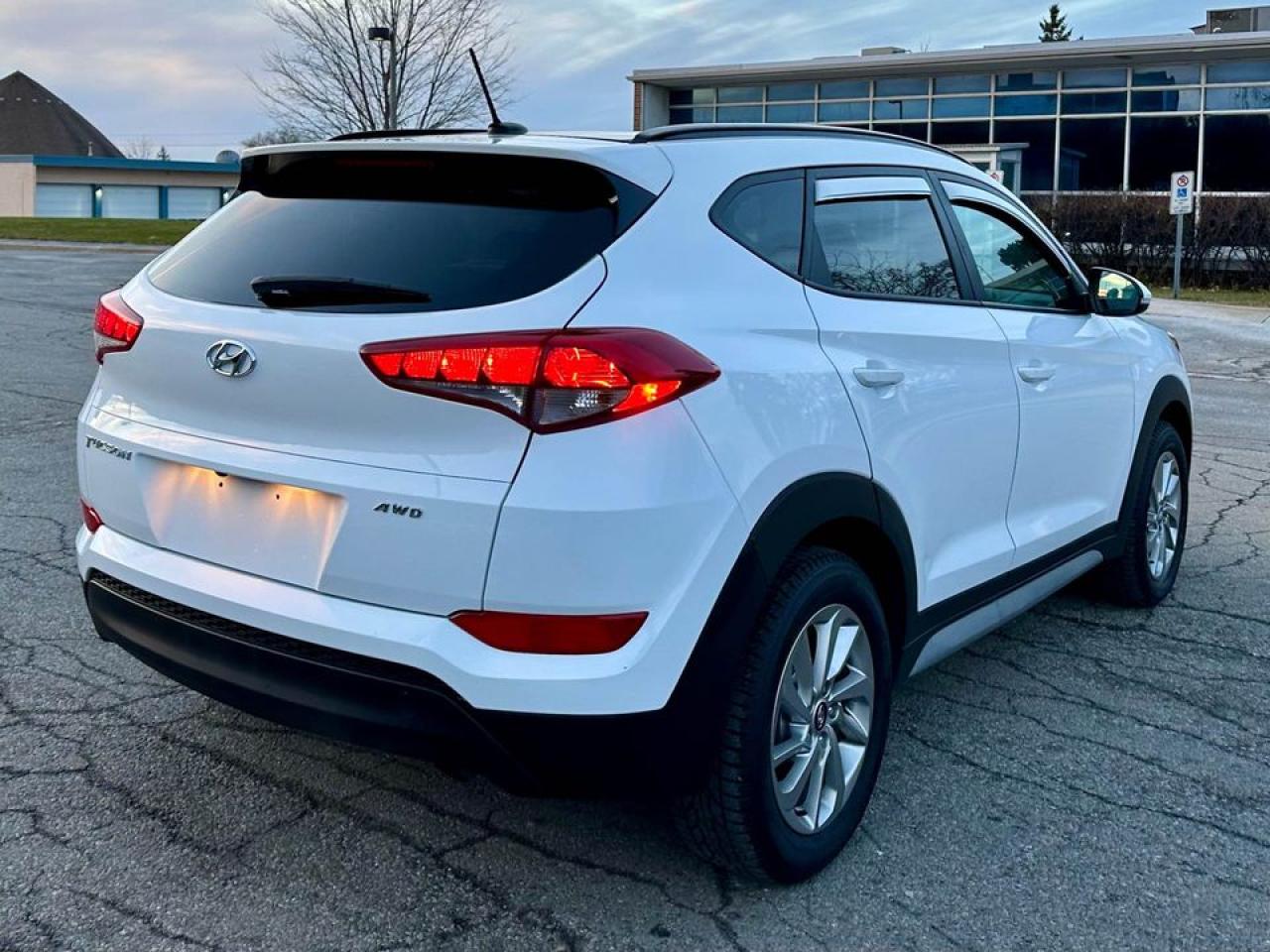 2017 Hyundai Tucson SE- Safety Certified Photo4