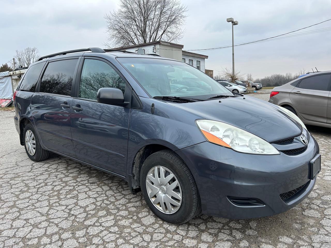 2009 Toyota Sienna CE*7 PASS*219 KMS*NO ACCIDENTS*CLEAN CARFAX*CERT* - Photo #3