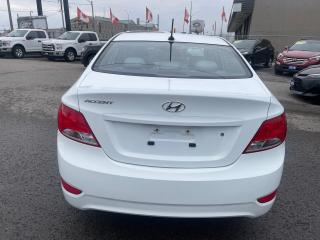 2015 Hyundai Accent SE, Alloys, P. Sunroof, Htd. Seats. Bluetooth - Photo #6