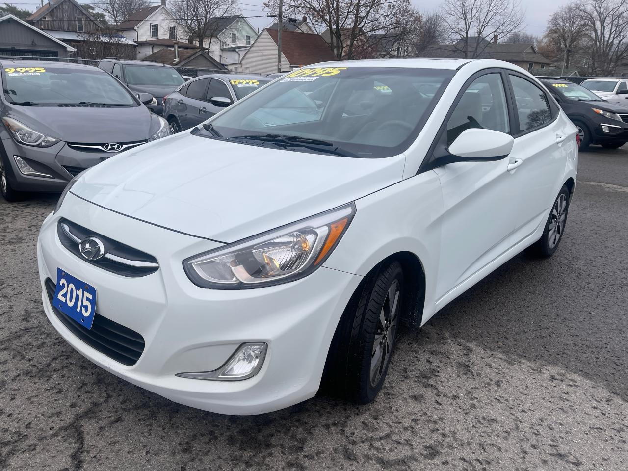 2015 Hyundai Accent SE, Alloys, P. Sunroof, Htd. Seats. Bluetooth - Photo #3