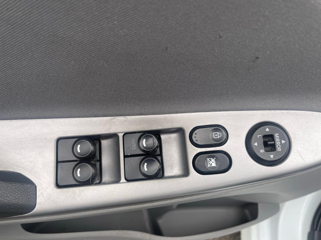 2015 Hyundai Accent SE, Alloys, P. Sunroof, Htd. Seats. Bluetooth - Photo #12
