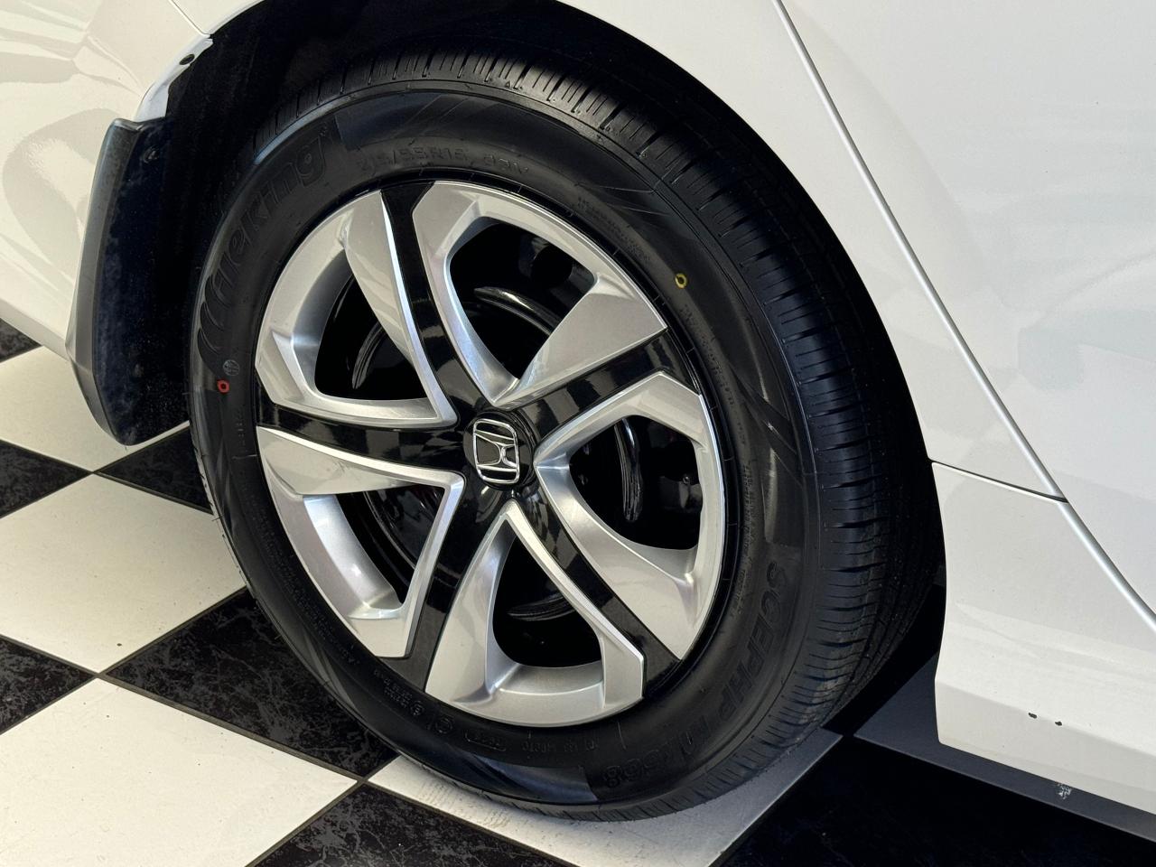 2018 Honda Civic LX+New Tires+ApplePlay+Camera+A/C+CLEAN CARFAX - Photo #49