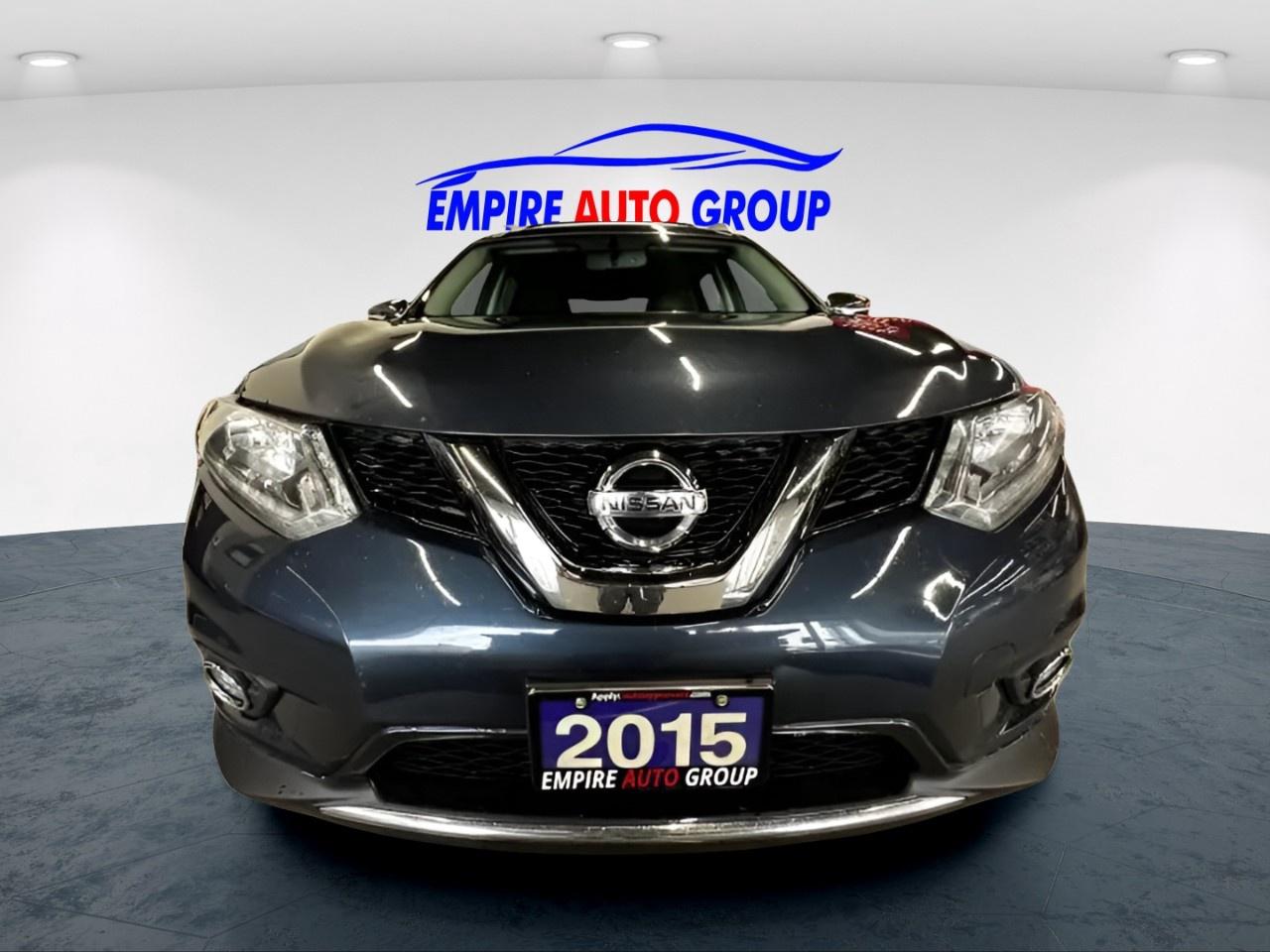 2015 Nissan Rogue SV Photo3