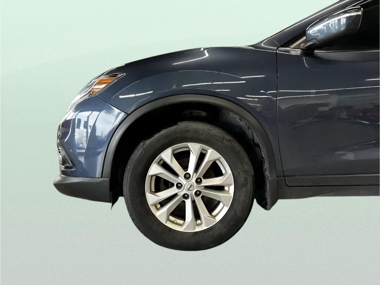 2015 Nissan Rogue SV Photo