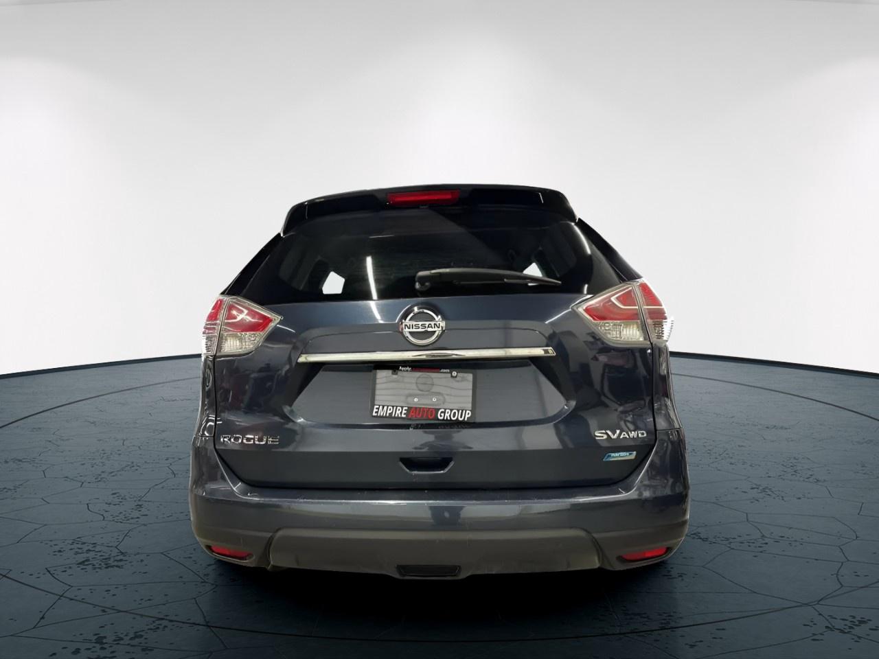 2015 Nissan Rogue SV Photo