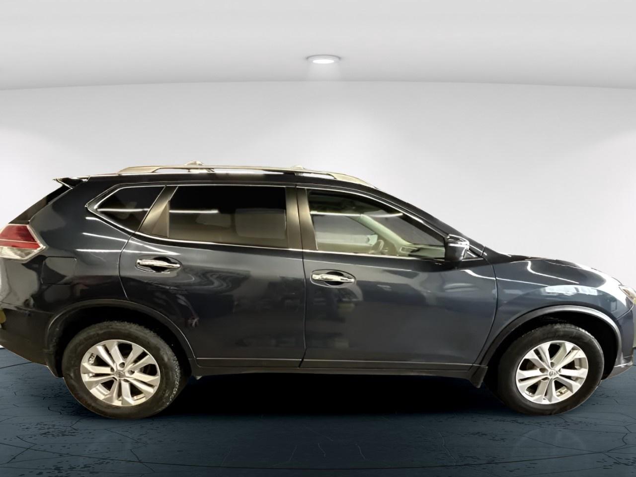 2015 Nissan Rogue SV Photo