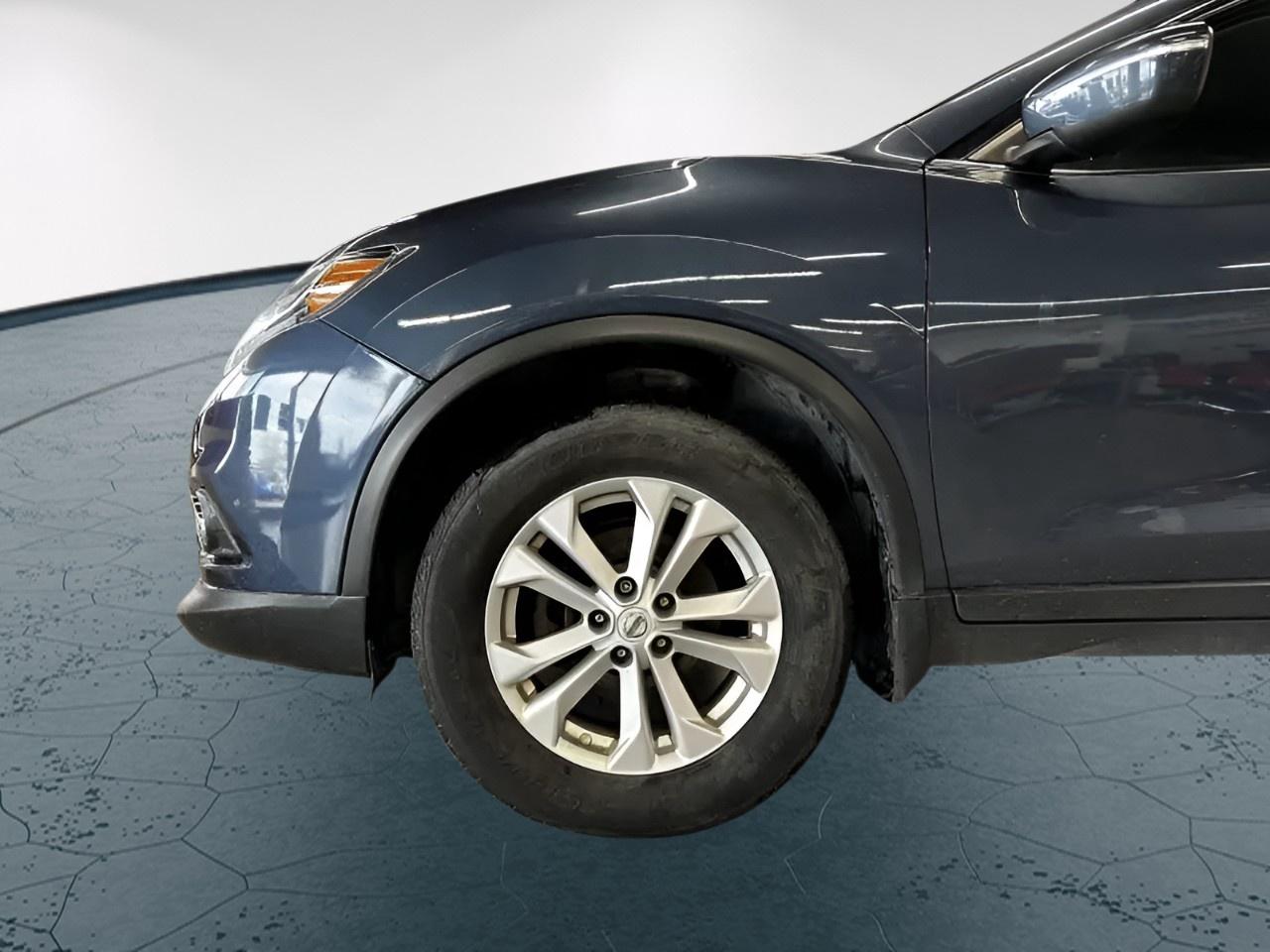 2015 Nissan Rogue SV Photo