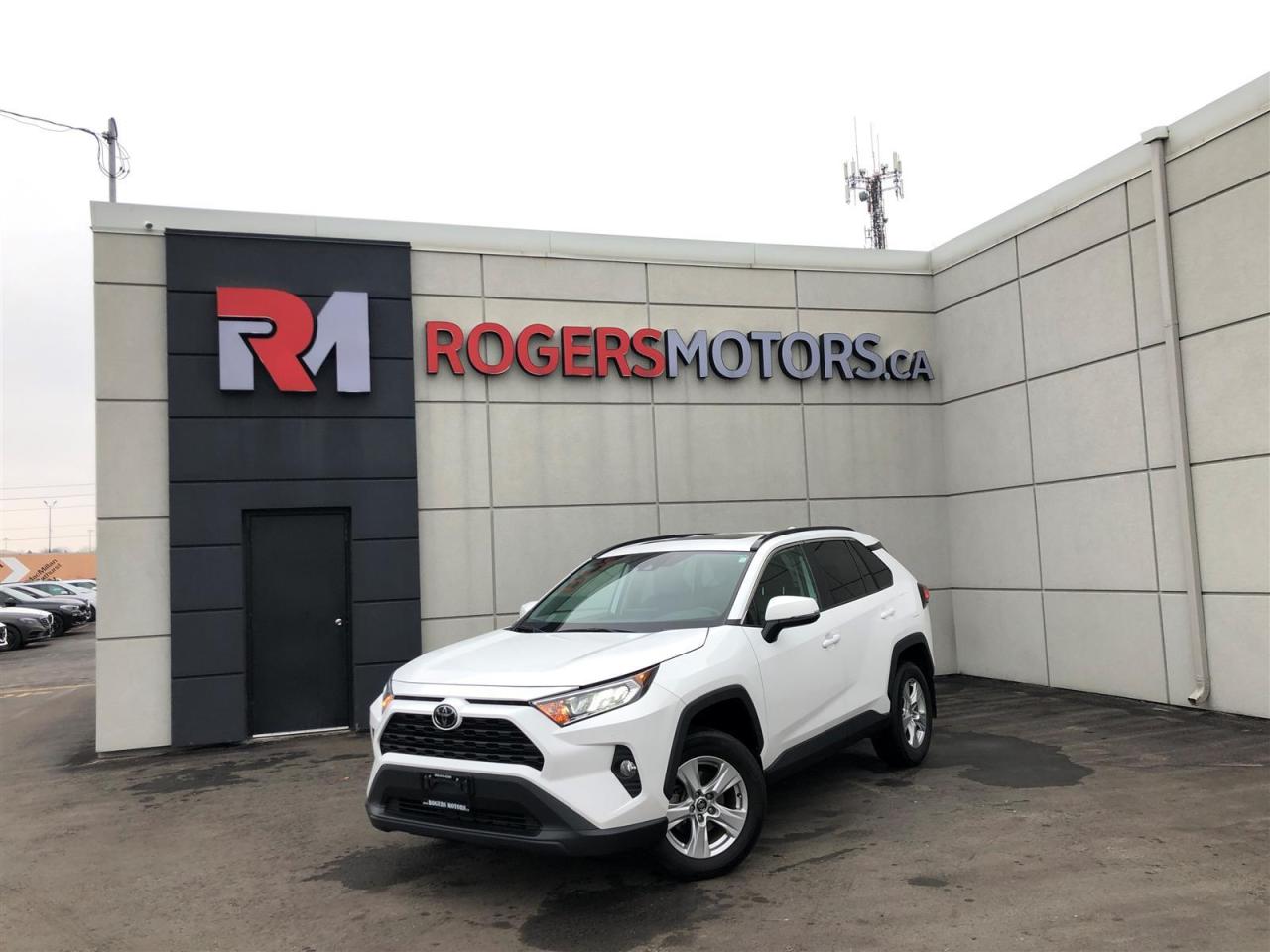 Used 2019 Toyota RAV4 XLE - SUNROOF - REVERSE CAM - TECH FEATURES for sale in Oakville, ON