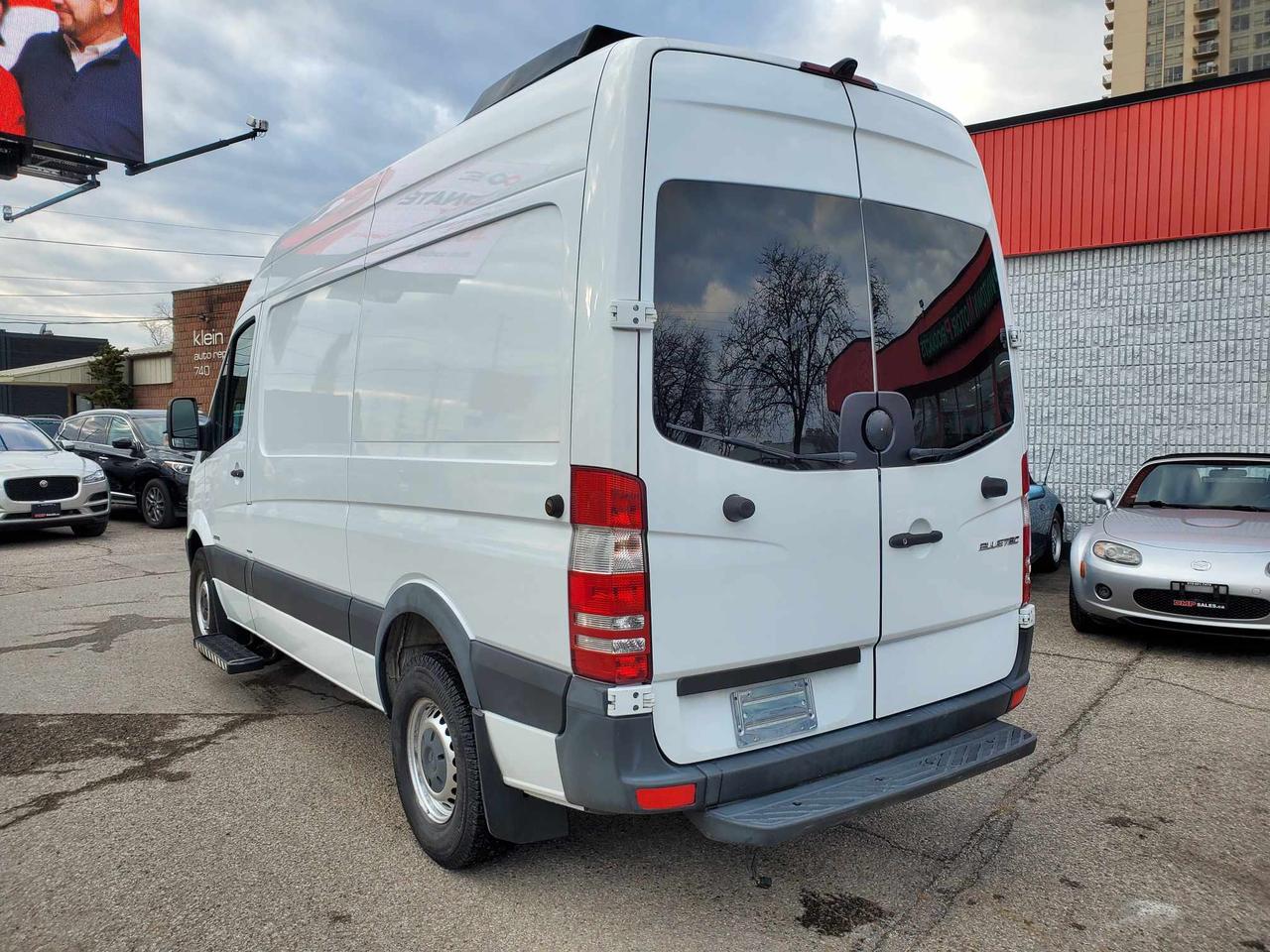 2016 Mercedes-Benz Sprinter 2500 144' High Roof / Rooftop A/C Photo3