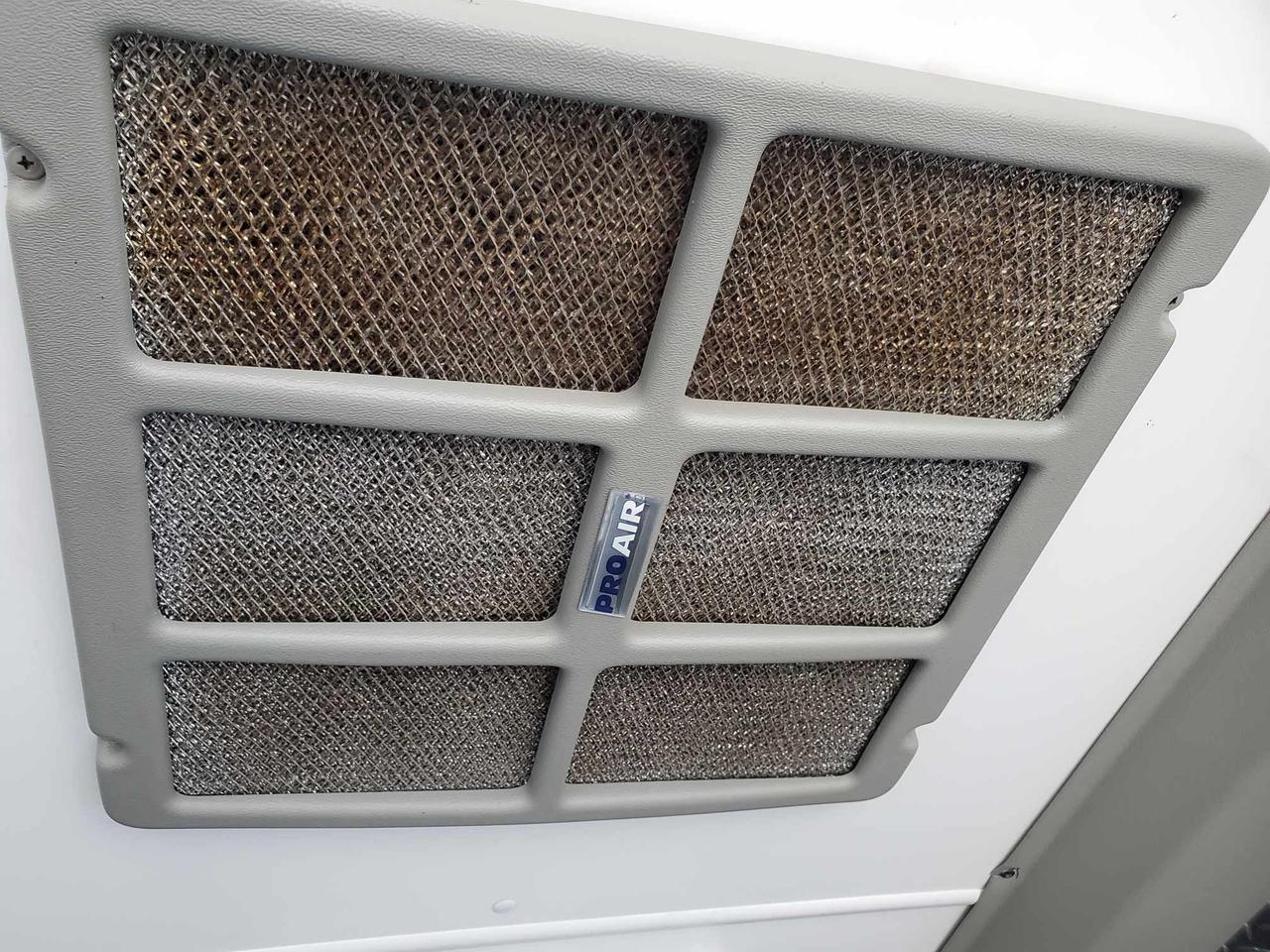 2016 Mercedes-Benz Sprinter 2500 144' High Roof / Rooftop A/C Photo