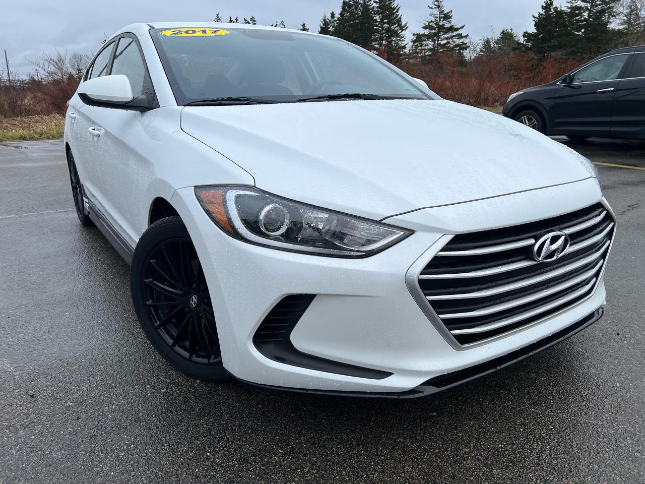 2017 Hyundai Elantra L Photo1