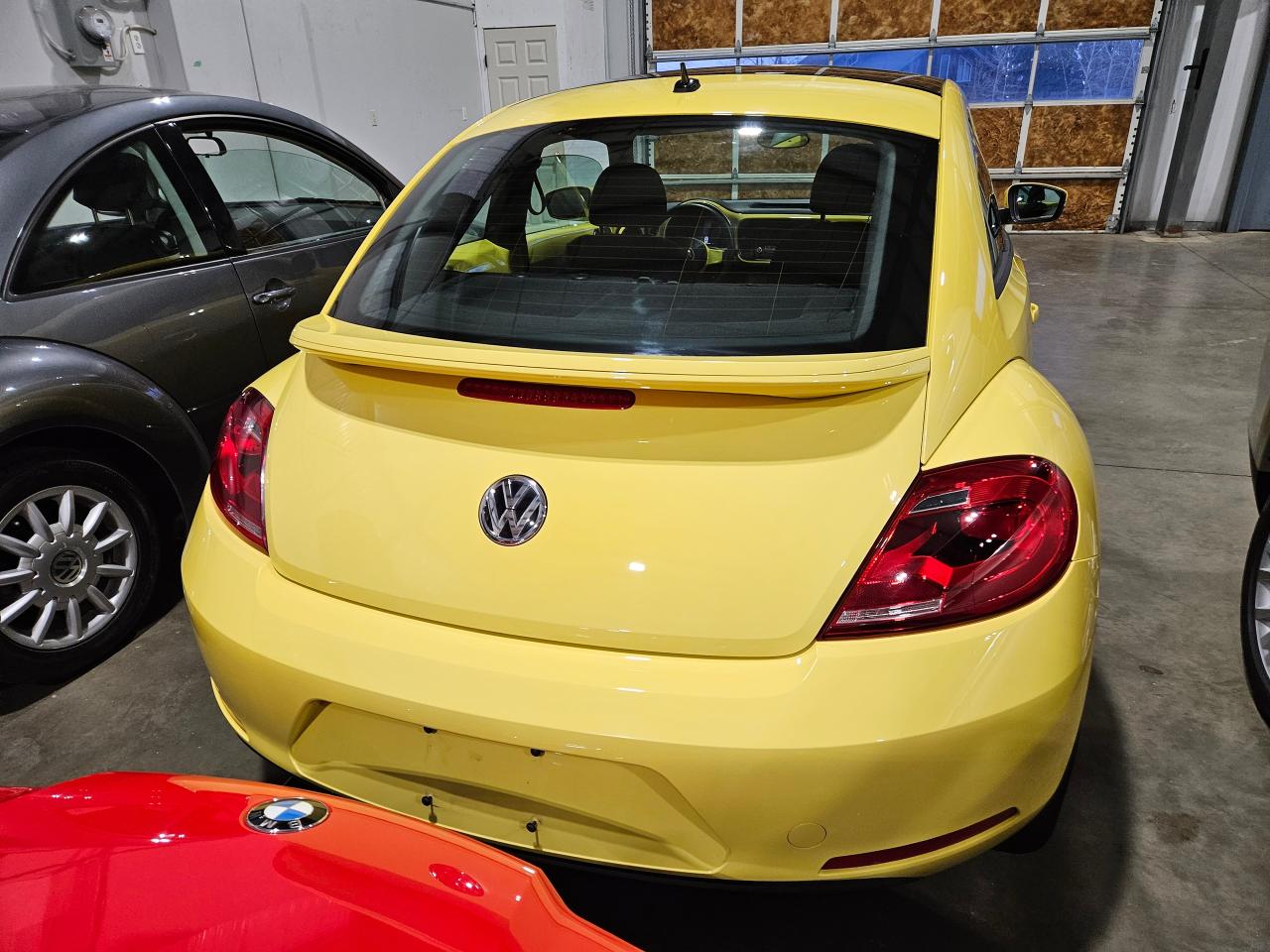 2013 Volkswagen Beetle  - Photo #5