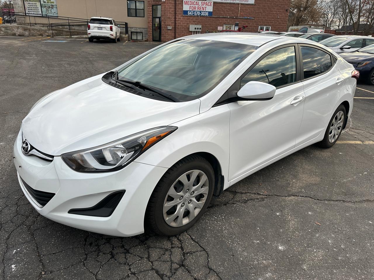 Used 2015 Hyundai Elantra GL 1.8L/LOW KILOMETERS/NO ACCIDENTS/CERTIFIED for sale in Cambridge, ON