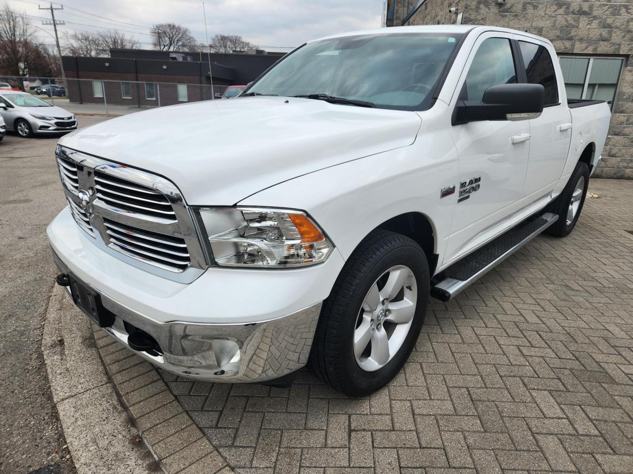 Used 2019 RAM 1500 Classic SLT for sale in Sarnia, ON