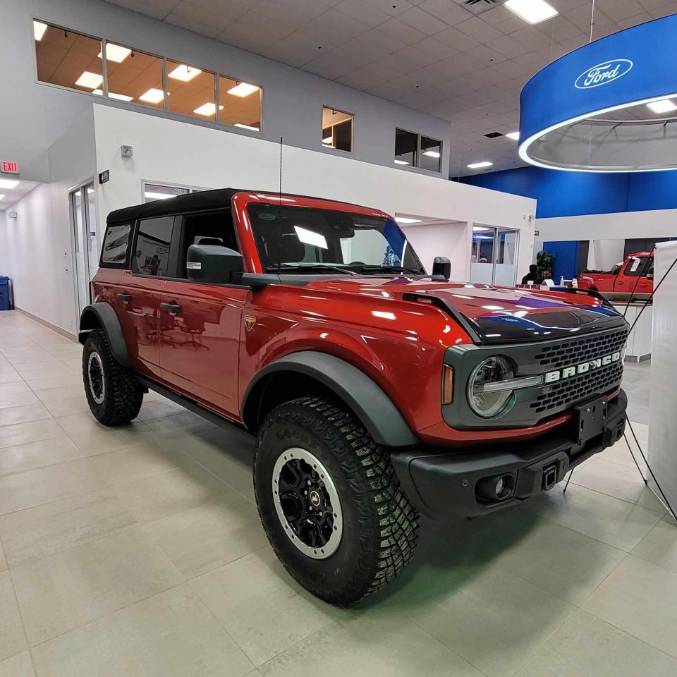 2023 Ford Bronco 4 DR ADVANCED 4X4  - Leather Seats Photo5