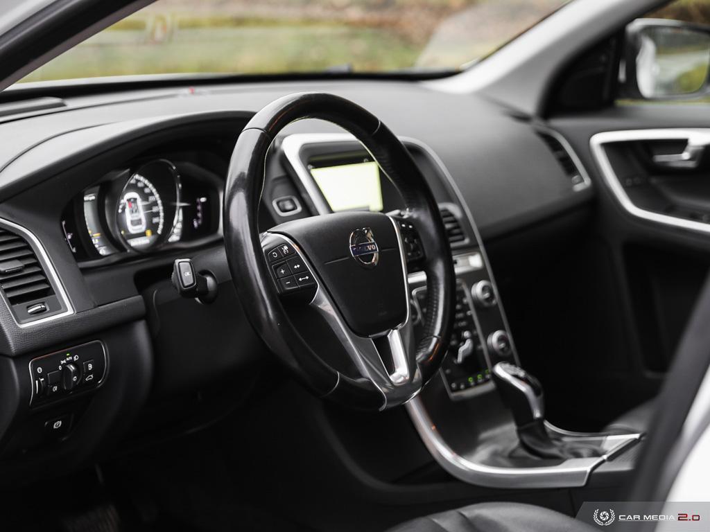 2016 Volvo XC60 T5 Special Edition Premier - Photo #12