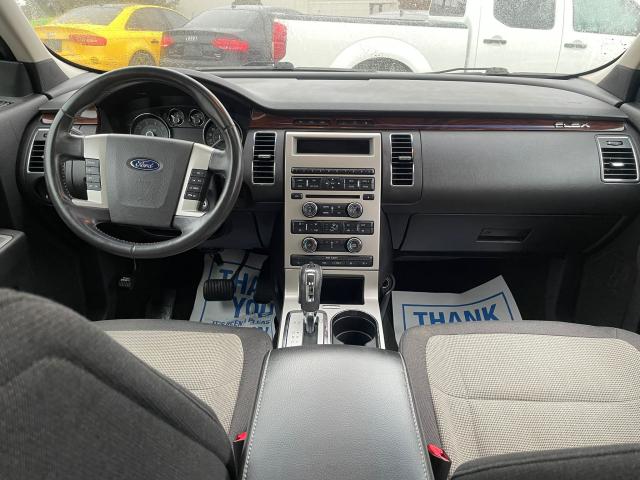 2010 Ford Flex SEL / ONE OWNER Photo14