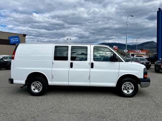 2016 GMC Savana G2500 Cargo van - Photo #4