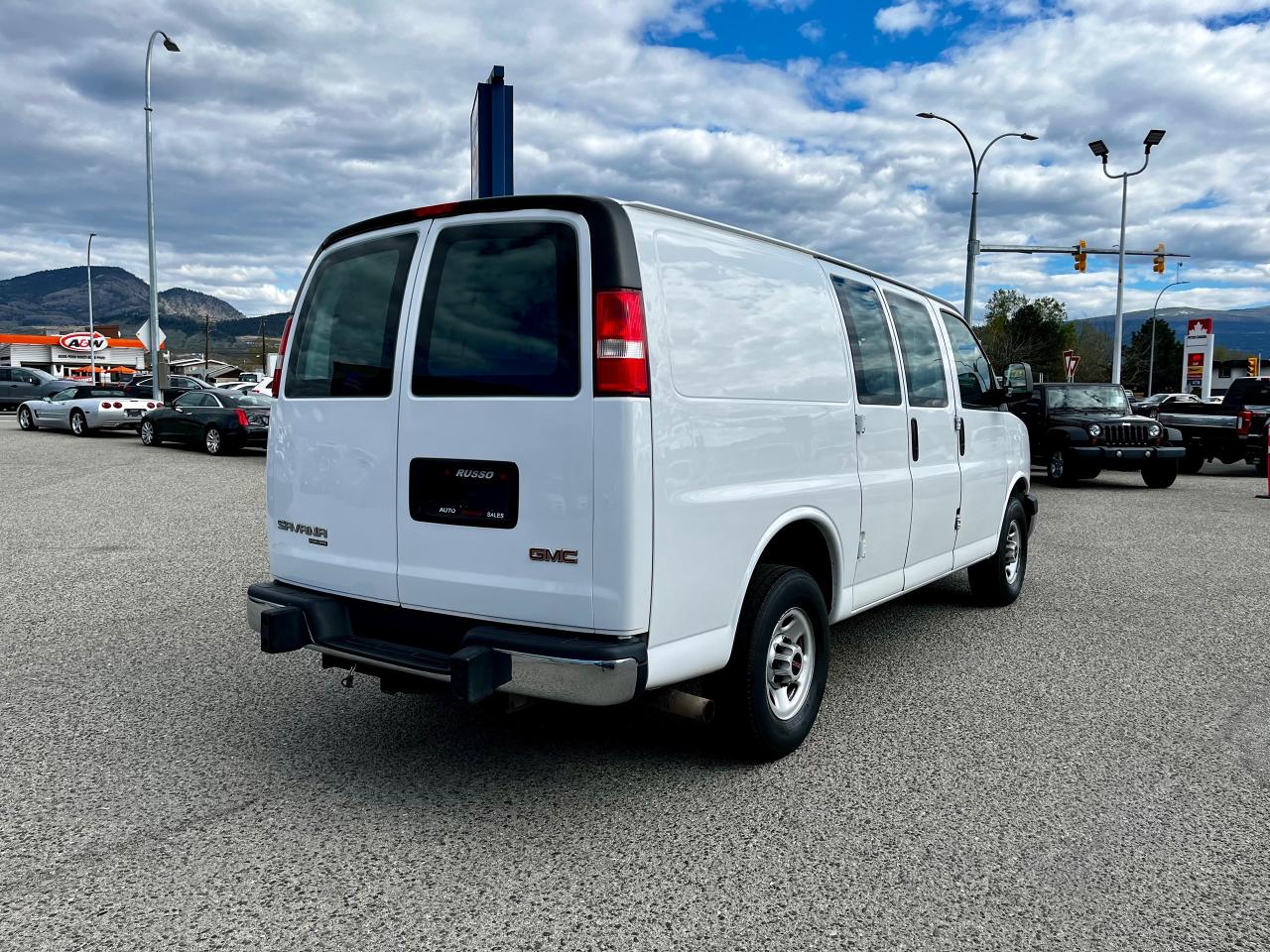 2016 GMC Savana G2500 Cargo van - Photo #5