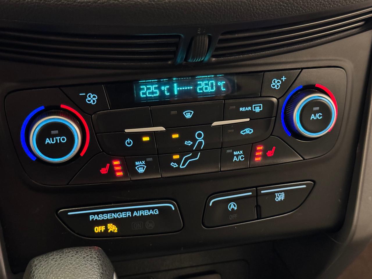 2018 Ford Escape SE ECO+Camera+Bluetooth+Heated Seats+CLEAN CARFAX Photo37