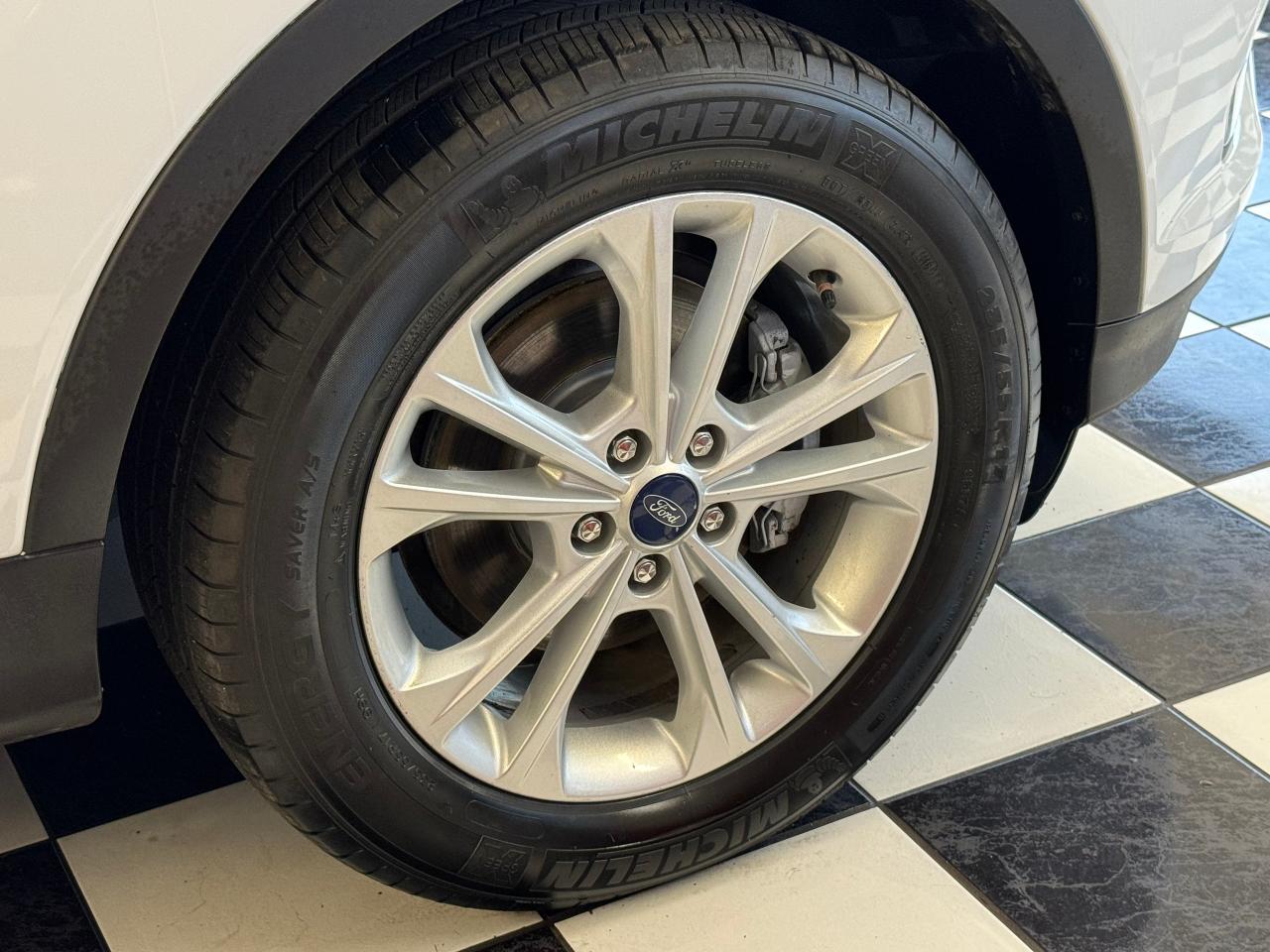 2018 Ford Escape SE ECO+Camera+Bluetooth+Heated Seats+CLEAN CARFAX Photo128