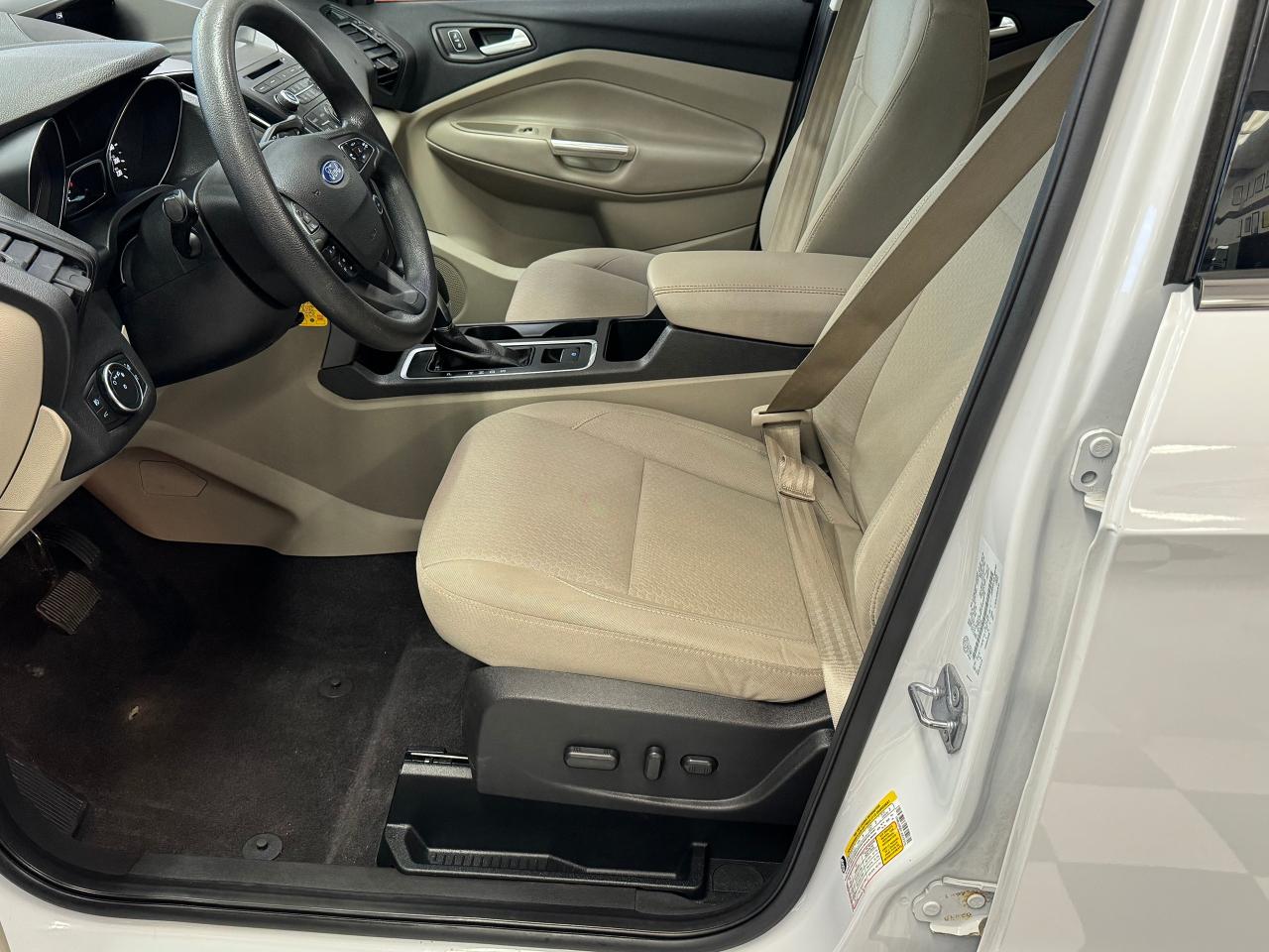 2018 Ford Escape SE ECO+Camera+Bluetooth+Heated Seats+CLEAN CARFAX - Photo #19