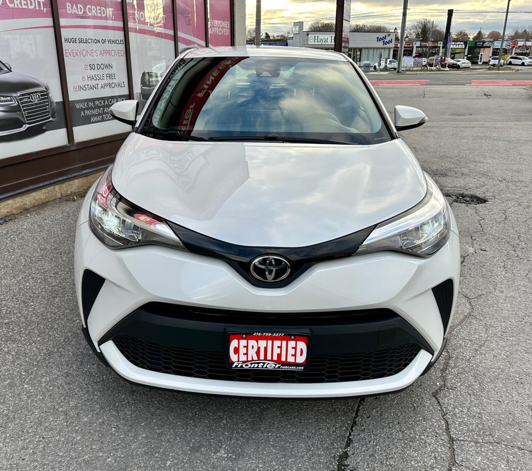 2021 Toyota C-HR LE Photo2