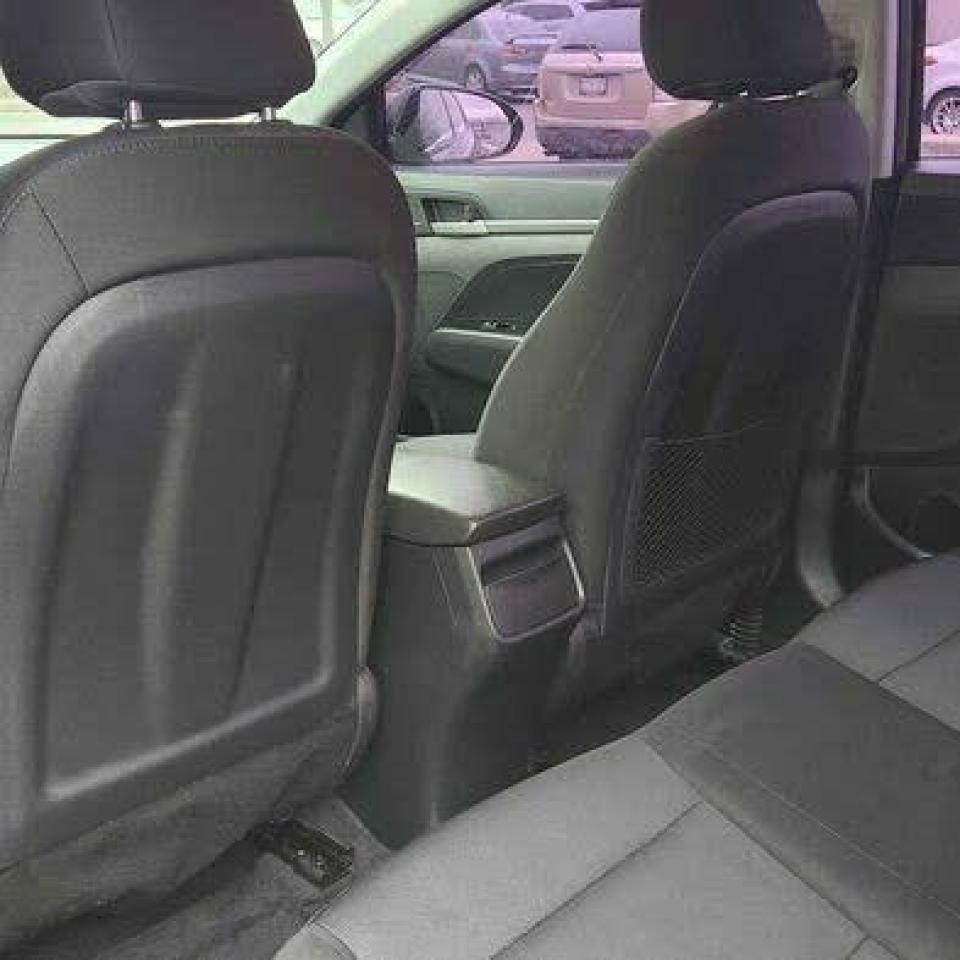 2017 Hyundai Elantra SE - Photo #6