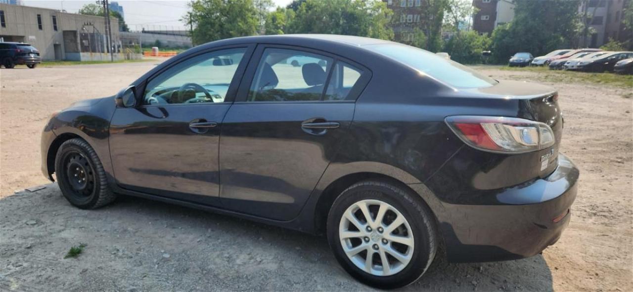 2013 Mazda MAZDA3 I Sport - Photo #4