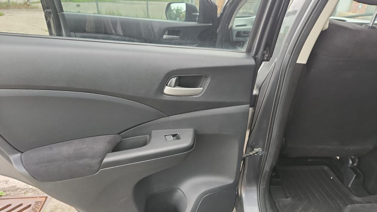 2014 Honda CR-V LX - Photo #19