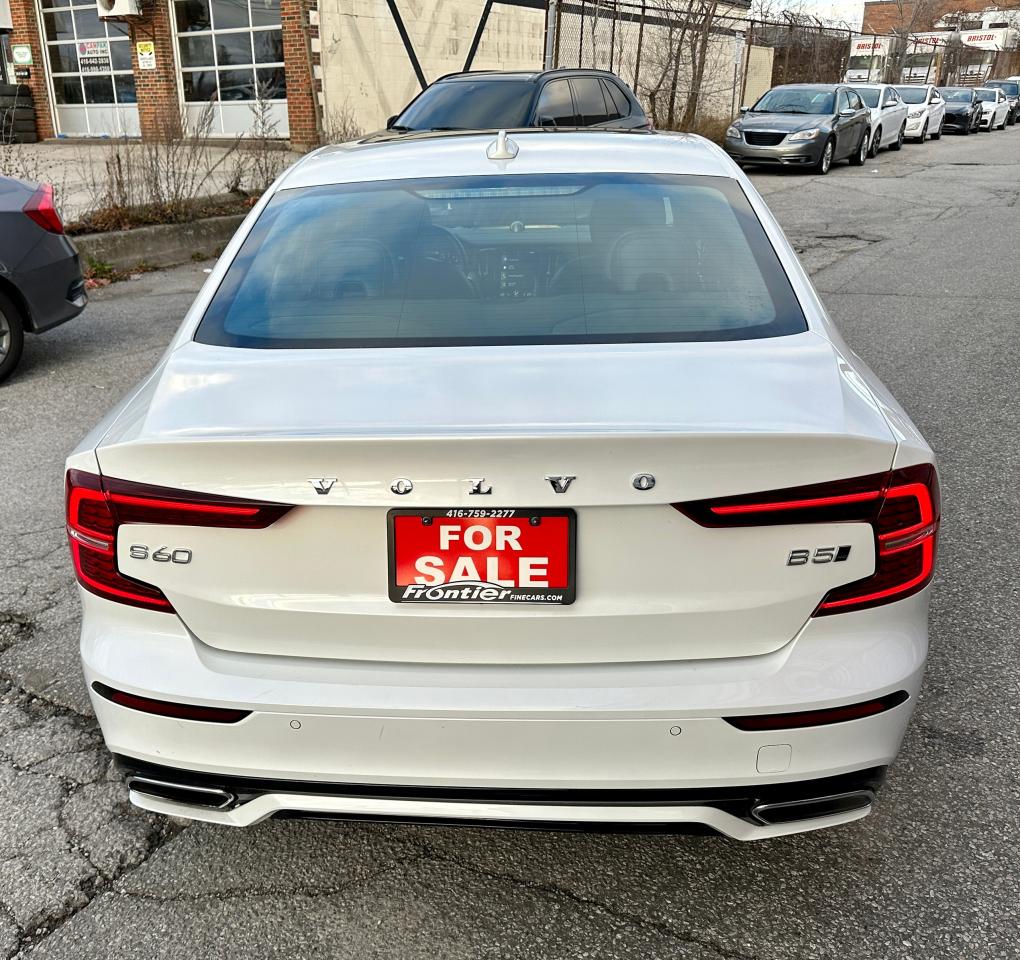 2022 Volvo S60 B5 AWD R-Design Photo4