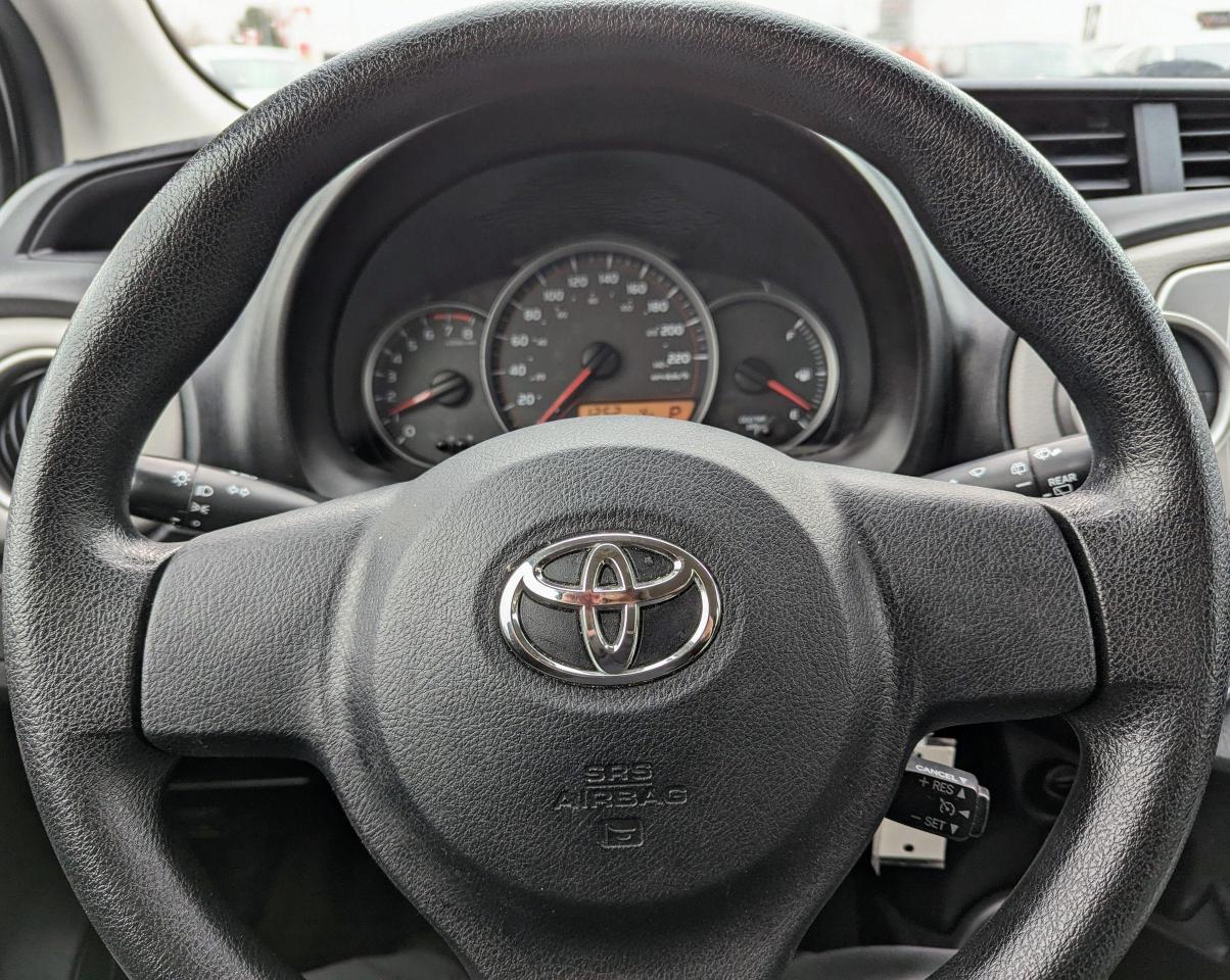 2012 Toyota Yaris Low Km LE Hatchback - Photo #16