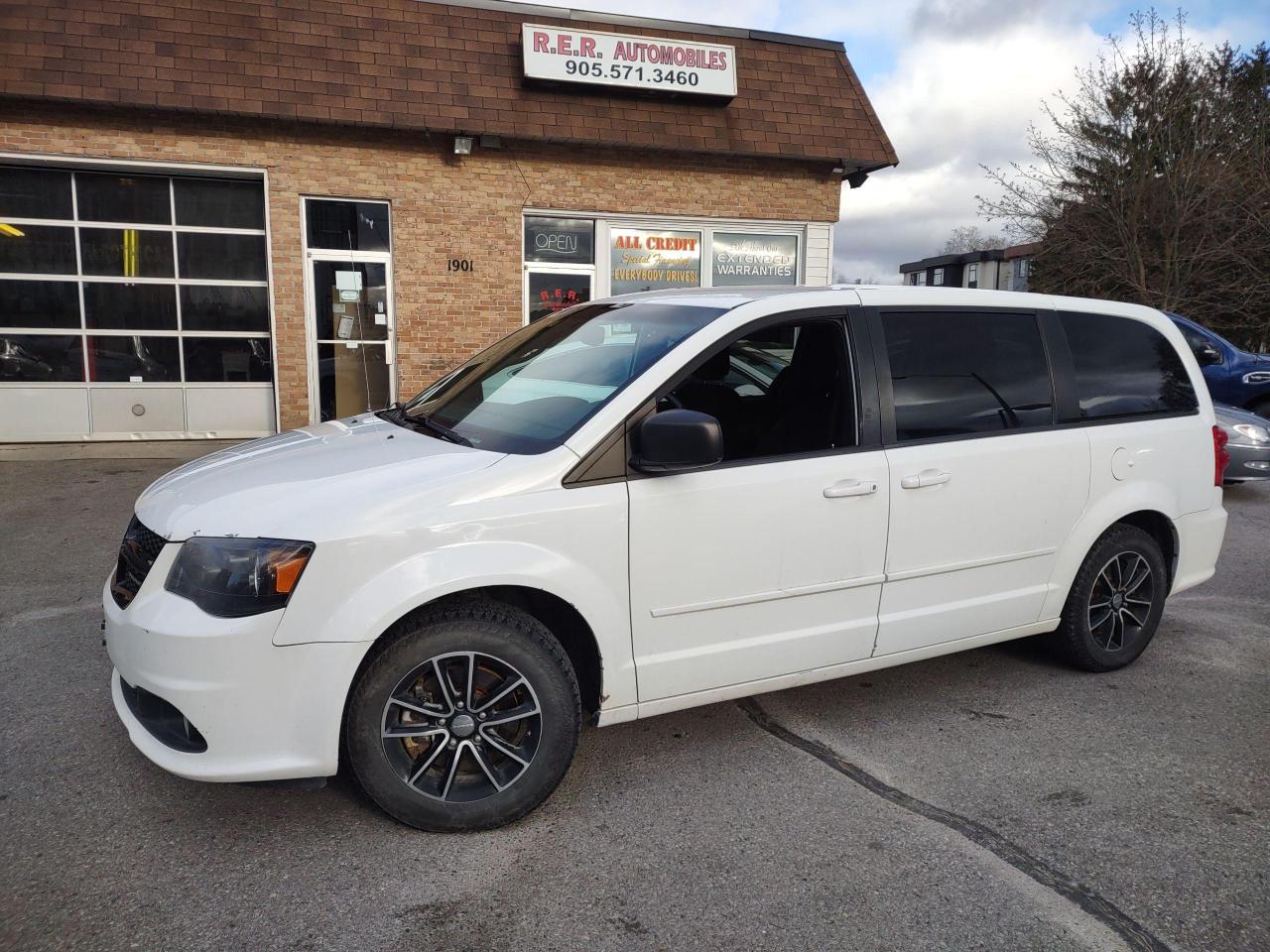 2017 Dodge Grand Caravan SXT MODEL--FULL STOW N GO-DVD-SPORT WHEELS - Photo #3