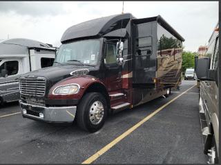 2019 Freightliner Motor Home Renegade - Photo #2