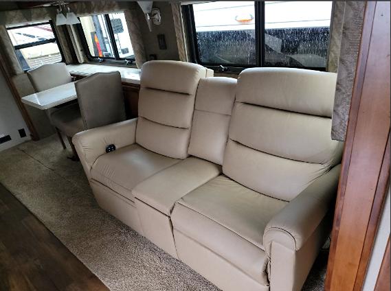 2019 Freightliner Motor Home Renegade - Photo #7