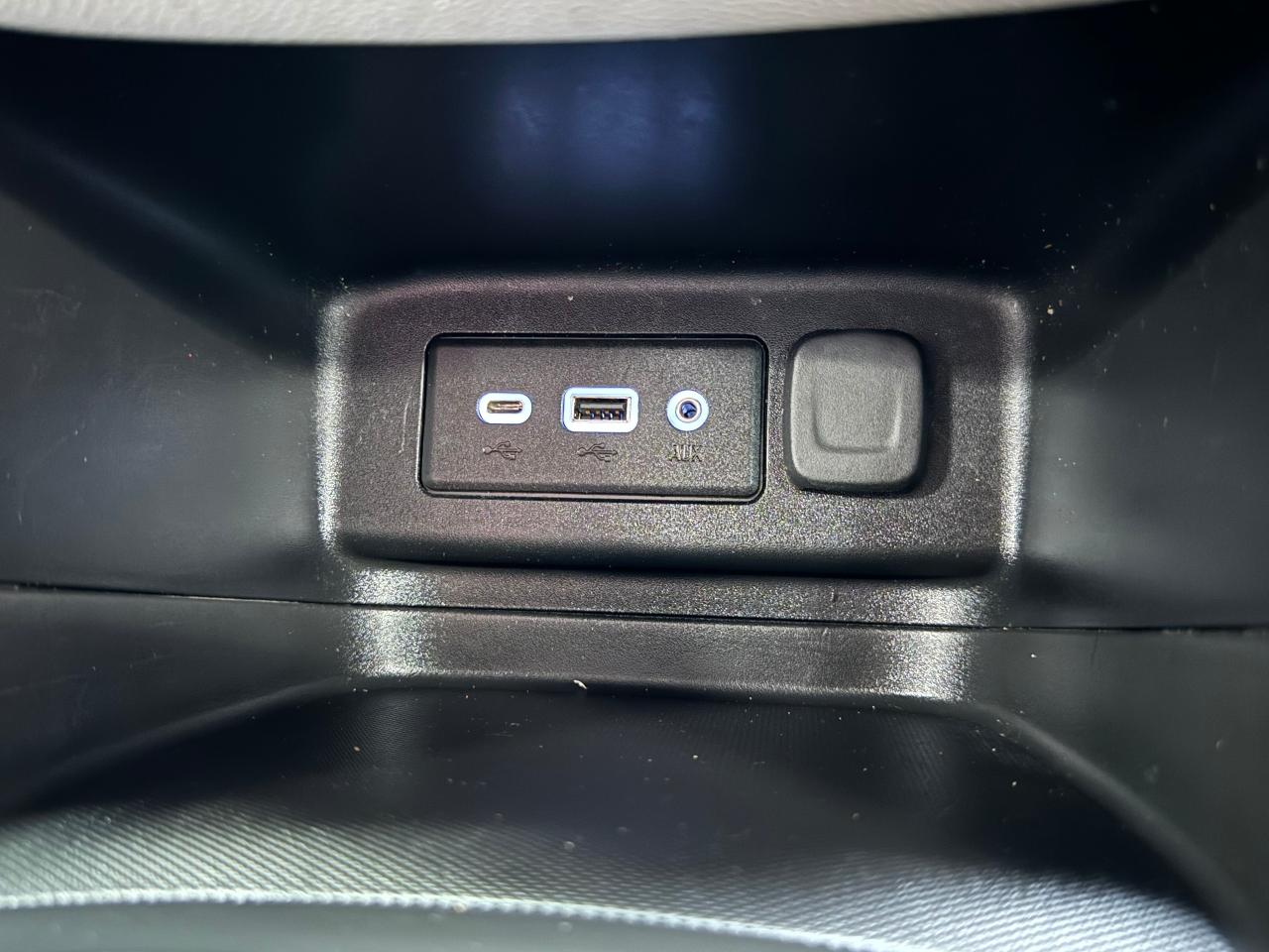 2020 Chevrolet Equinox LS+Heated Seats+ApplePlay+Remote Start+CLEANCARFAX - Photo #52
