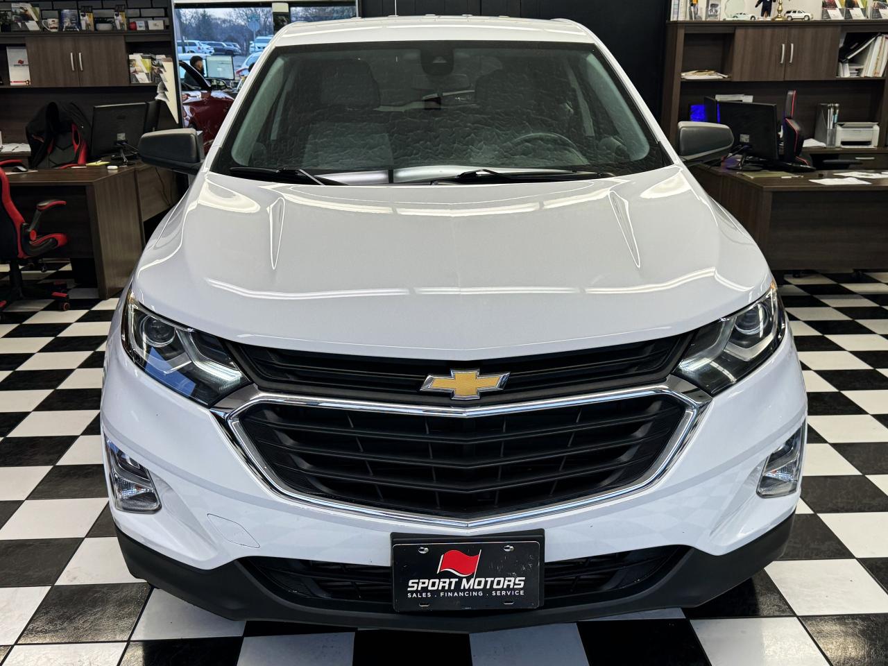 2020 Chevrolet Equinox LS+Heated Seats+ApplePlay+Remote Start+CLEANCARFAX Photo6