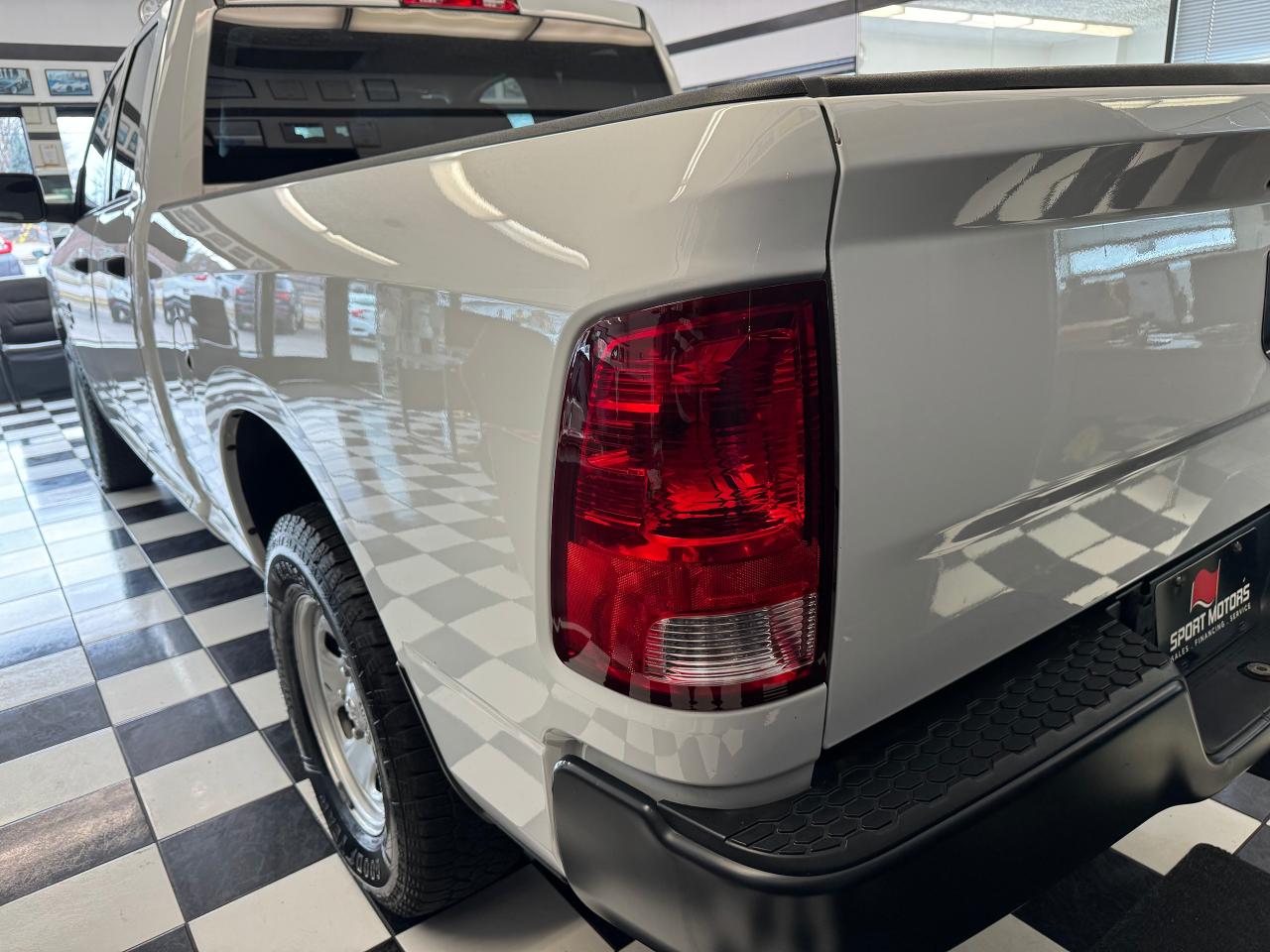 2019 RAM 1500 Classic ST Quad Cab 6 PASS+Camera+Bluetooth+CLEAN CARFAX Photo102