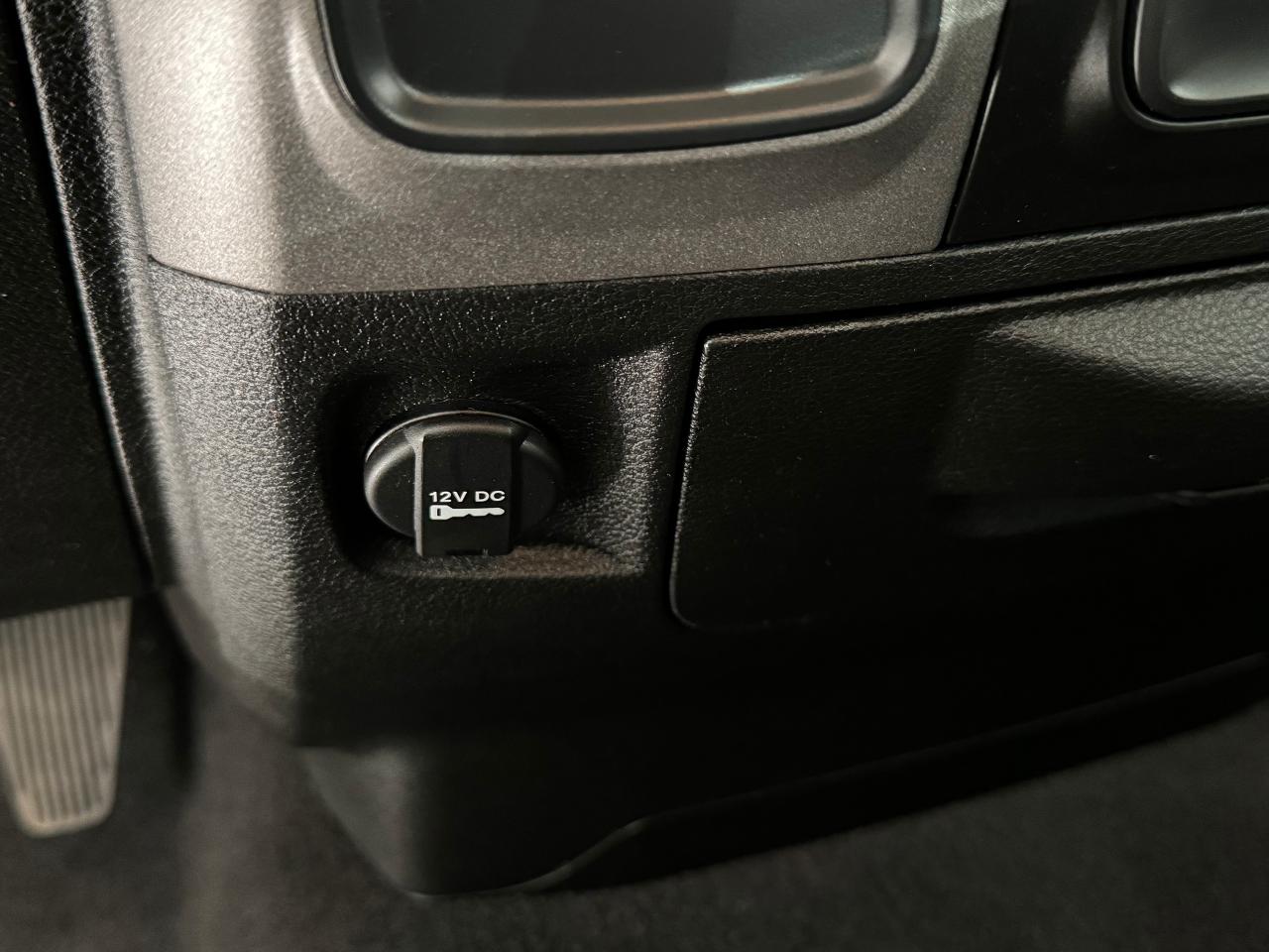 2019 RAM 1500 Classic ST Quad Cab 6 PASS+Camera+Bluetooth+CLEAN CARFAX Photo105