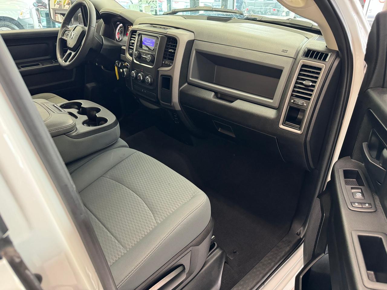 2019 RAM 1500 Classic ST Quad Cab 6 PASS+Camera+Bluetooth+CLEAN CARFAX Photo80