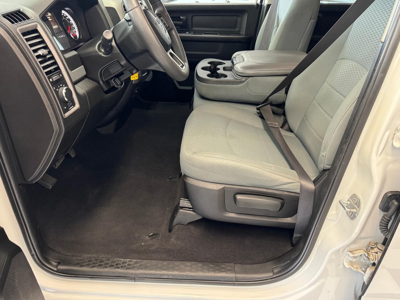 2019 RAM 1500 Classic ST Quad Cab 6 PASS+Camera+Bluetooth+CLEAN CARFAX Photo78