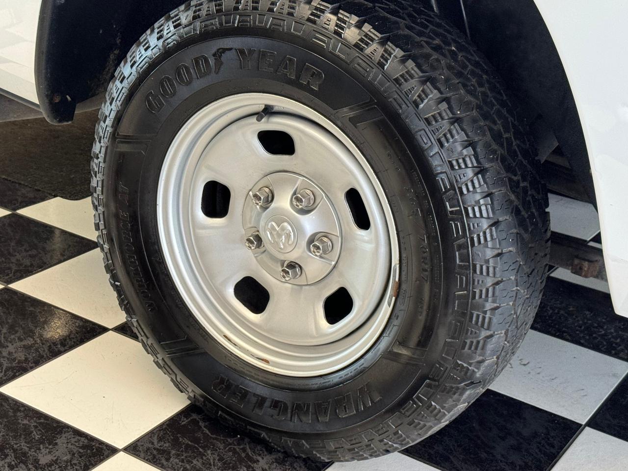 2019 RAM 1500 Classic ST Quad Cab 6 PASS+Camera+Bluetooth+CLEAN CARFAX Photo109